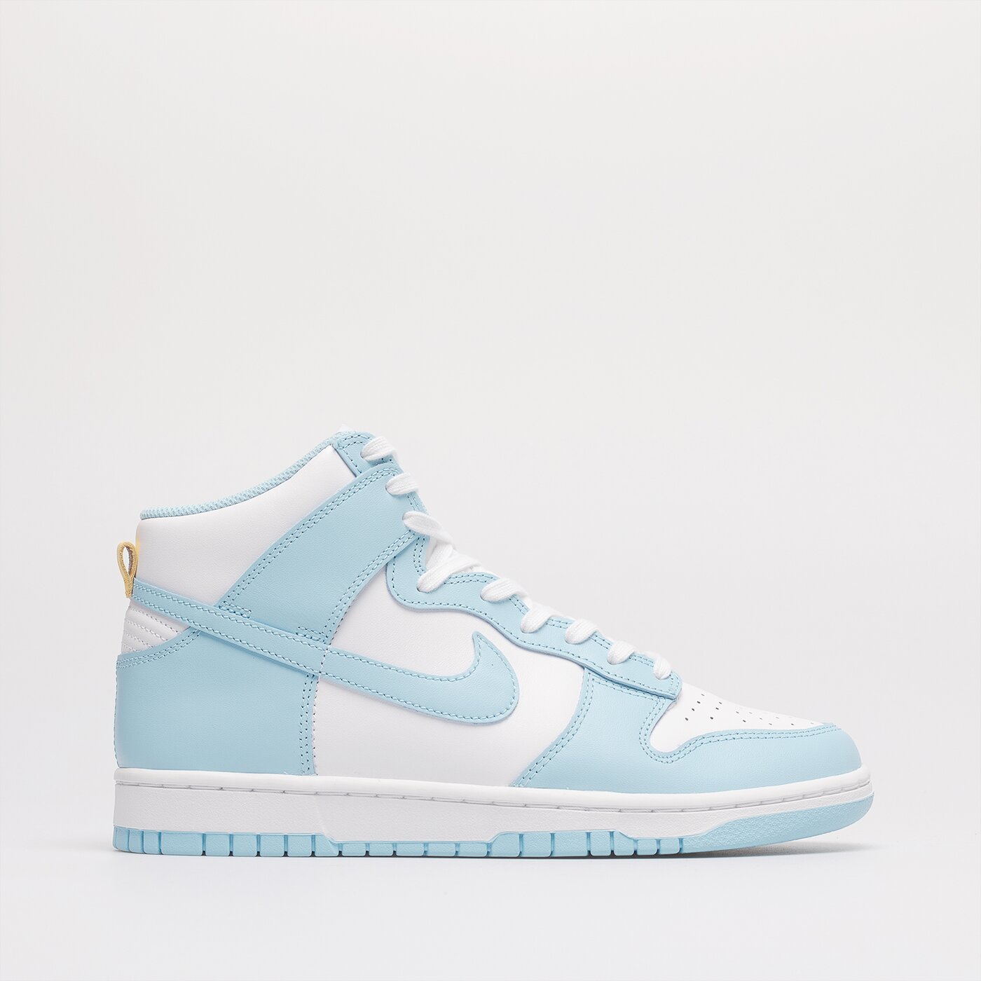 Мъжки маратонки NIKE DUNK HI RETRO BTTYS dd1399-401 цвят бял