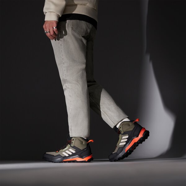 Мъжки зимни обувки ADIDAS TERREX AX4 MID GTX ig8853 цвят сив