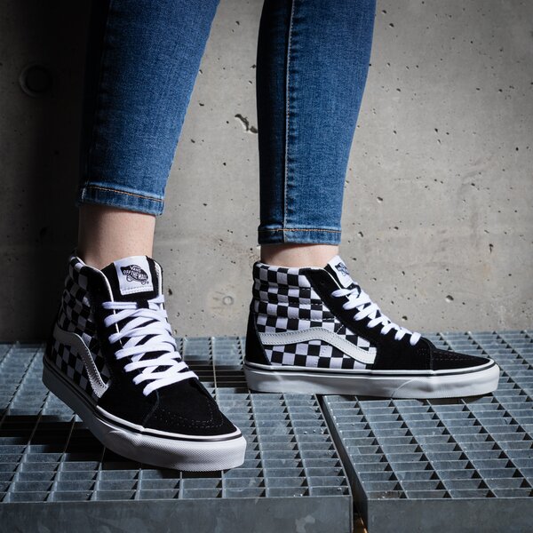 Дамски маратонки VANS UA SK8-HI  vn0a32qghrk1 цвят черен