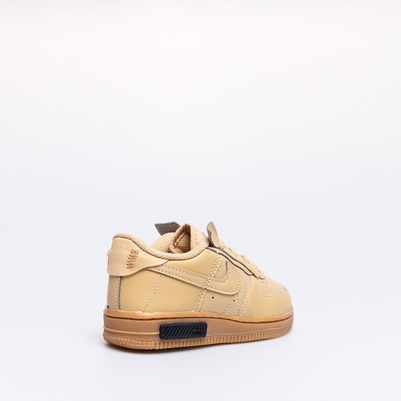 Детски маратонки NIKE AIR FORCE 1 FONTANKA  do6147-200 цвят бежов