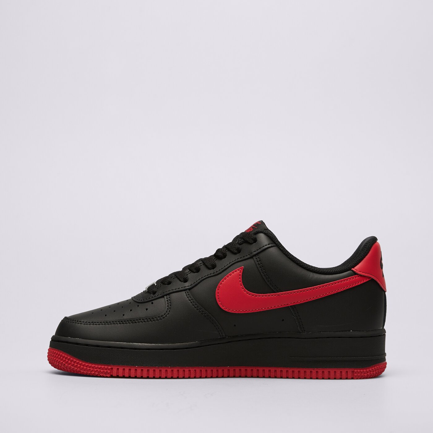 Мъжки маратонки NIKE AIR FORCE 1 '07  fj4146-002 цвят червен