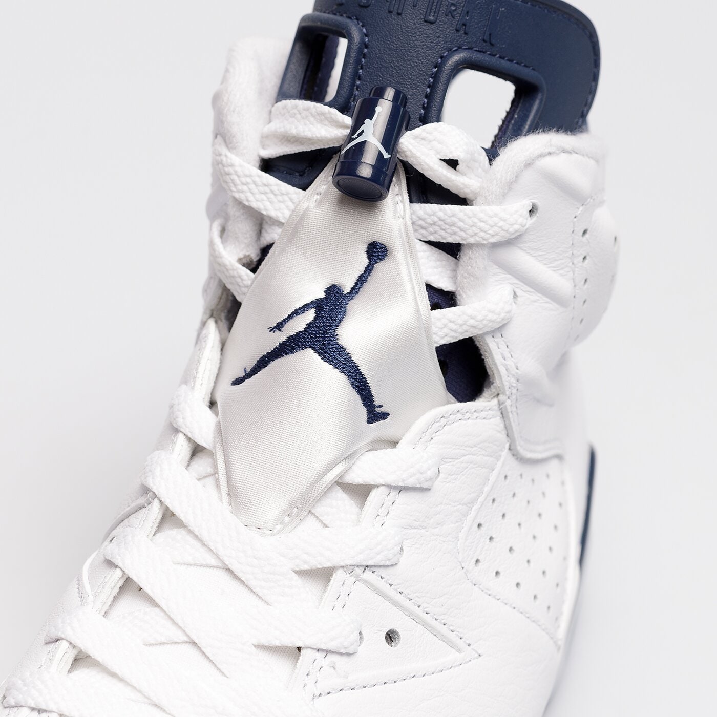 Мъжки маратонки A.JORDAN 6 RET  ct8529-141 цвят бял