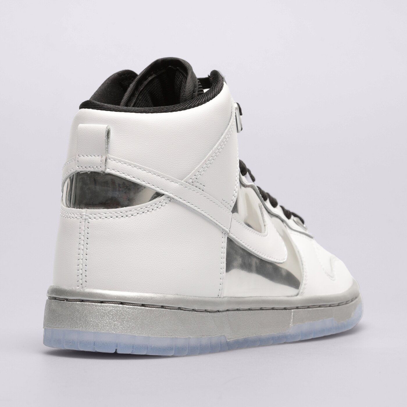 Дамски маратонки NIKE DUNK HIGH SE  dx5928-100 цвят бял