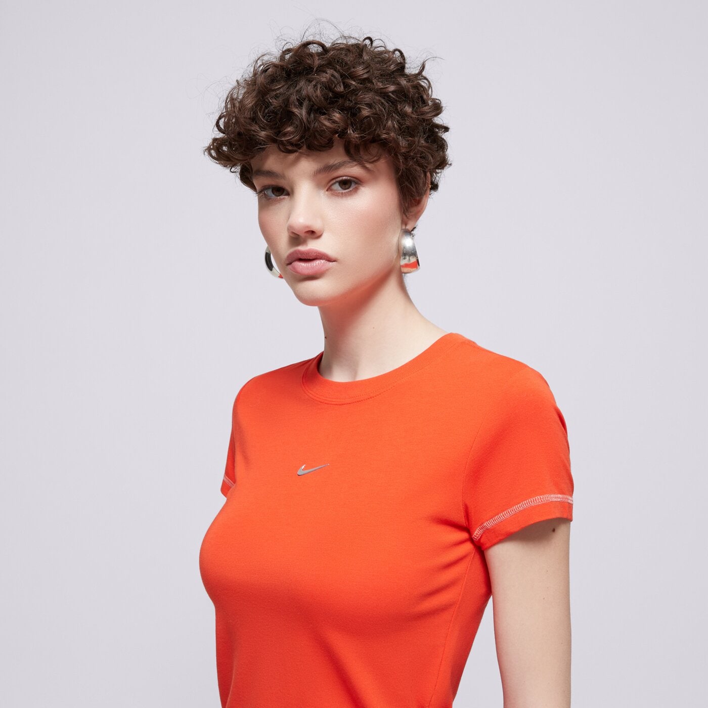 Дамска тениска NIKE ТЕНИСКА W NSW CHLL KNT MD CRP GLS hv6525-633 цвят червен