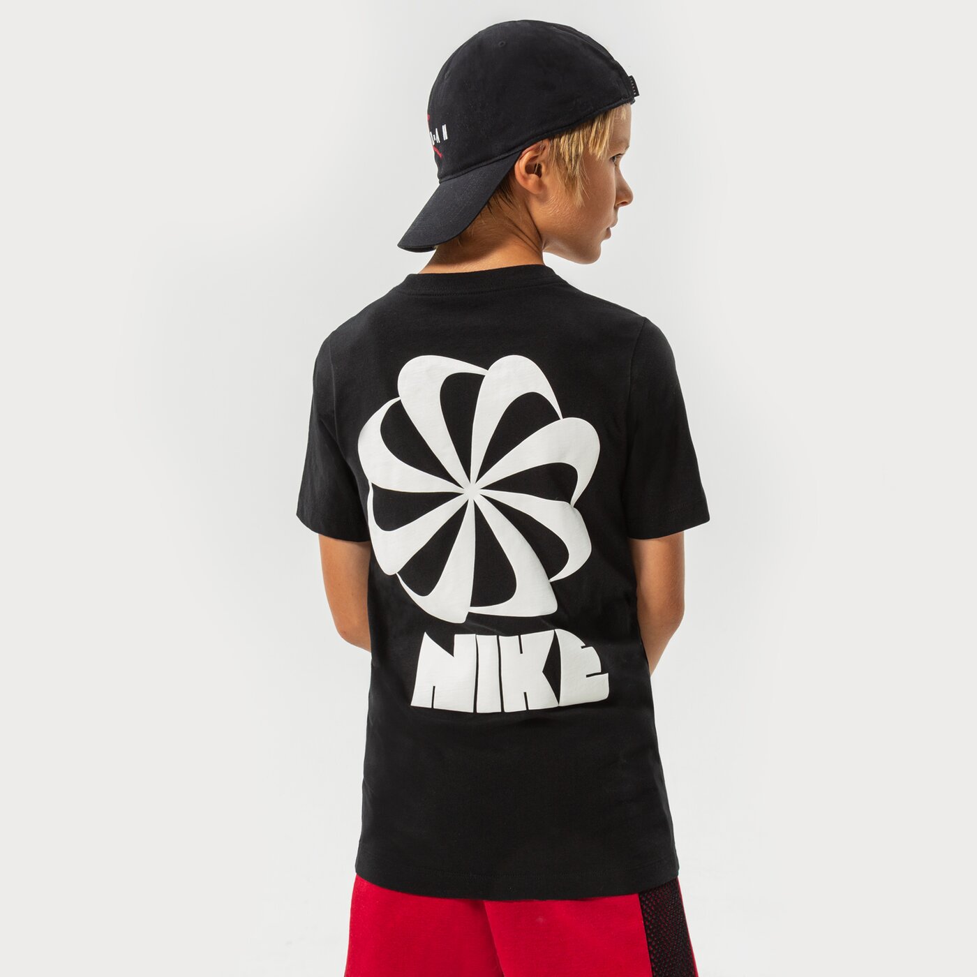 Детска тениска NIKE ТЕНИСКА U NSW TEE CIRCA SU22 GIRL dq3864-010 цвят черен