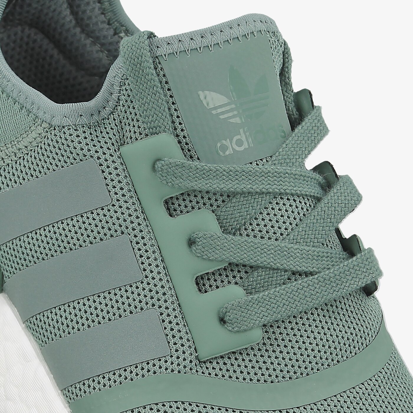 Мъжки маратонки ADIDAS NMD_R1 by9692 цвят зелен