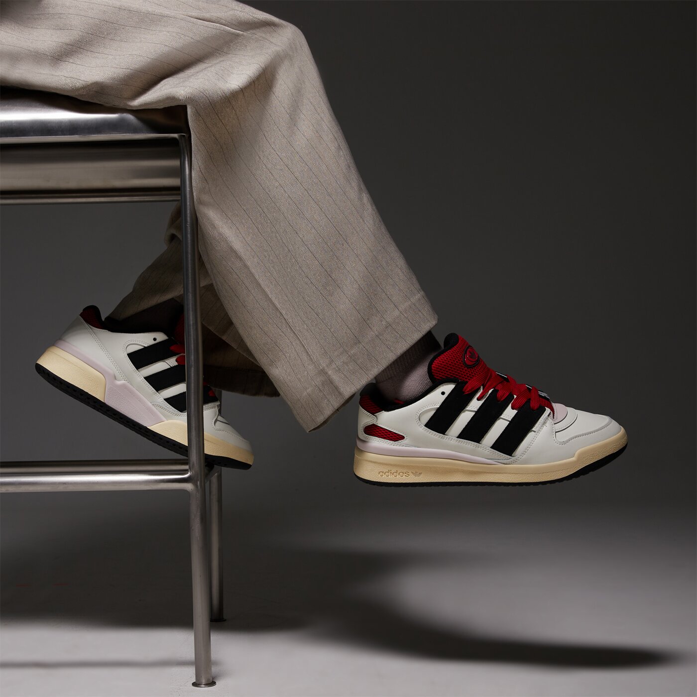 Мъжки маратонки ADIDAS FORUM2000 ji3277 цвят бял