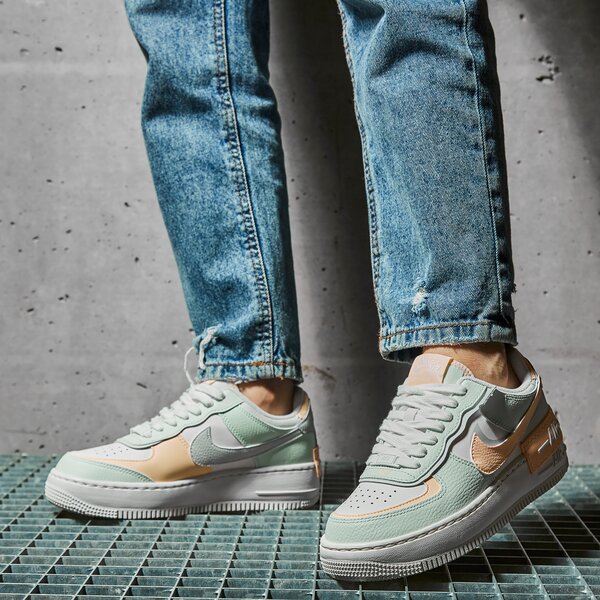 Дамски маратонки NIKE AIR FORCE 1 SHADOW cu8591-104 цвят многоцветен