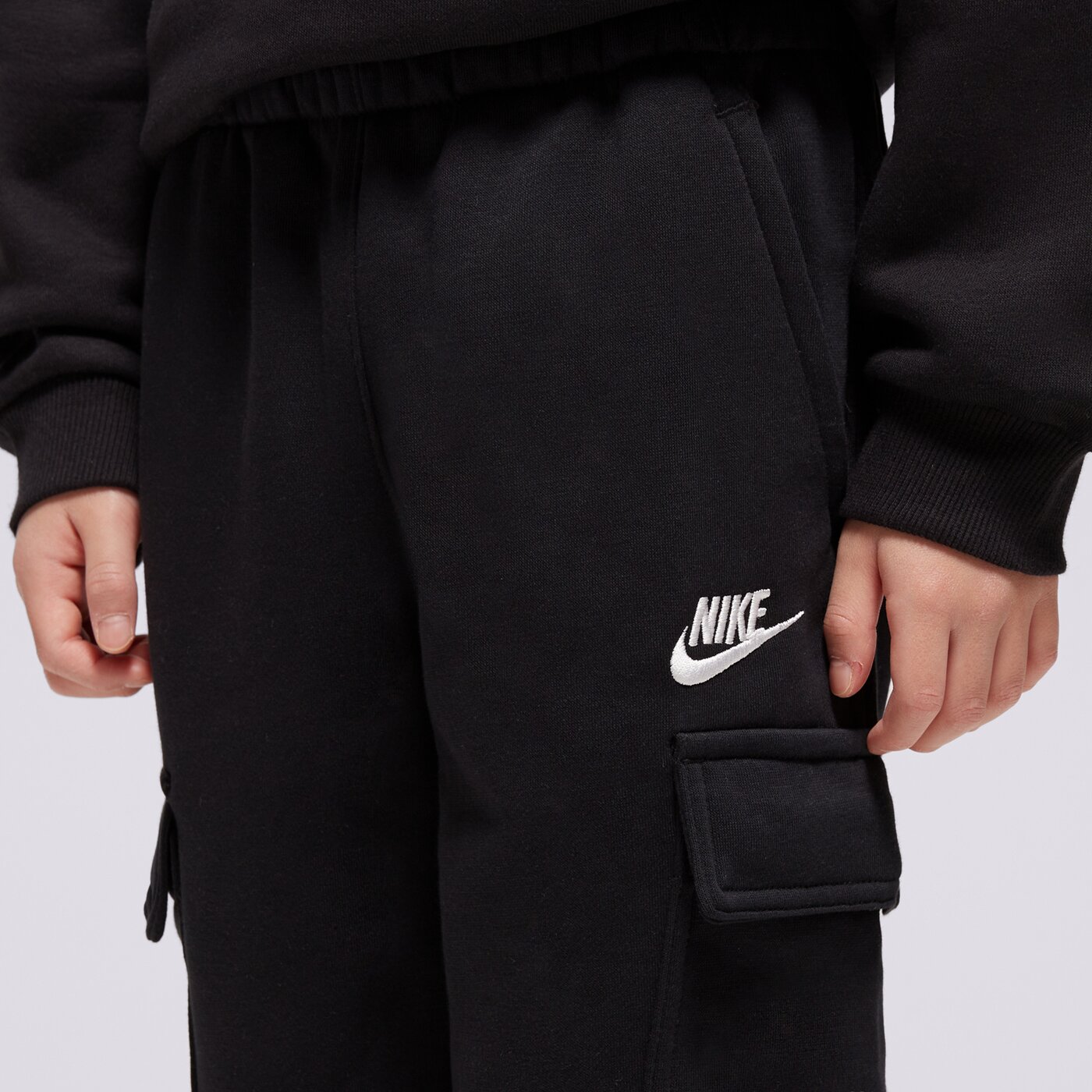 Детски панталони NIKE ПАНТАЛОНИ K NSW CLUB FLC CRGO PNT LBR BOY fd3012-010 цвят черен