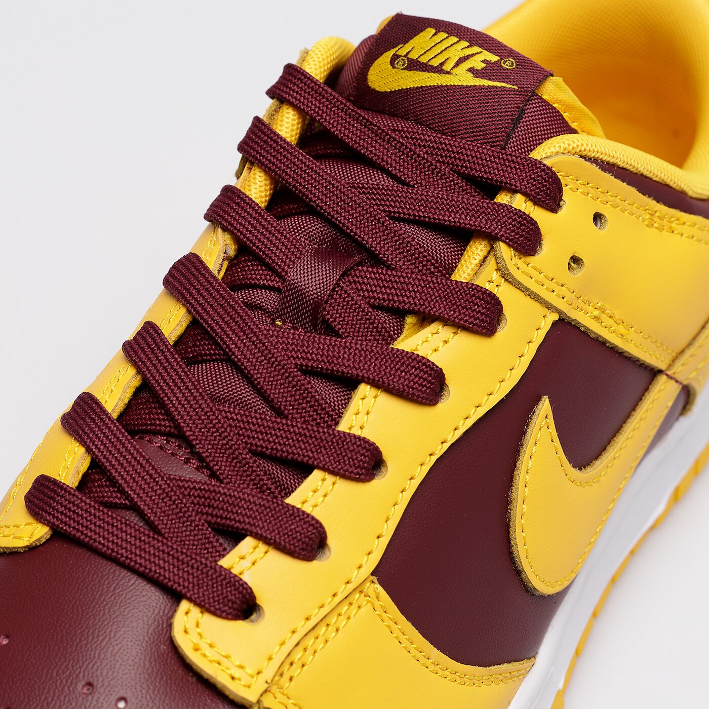 Мъжки маратонки NIKE DUNK LOW RETRO dd1391-702 цвят жълт