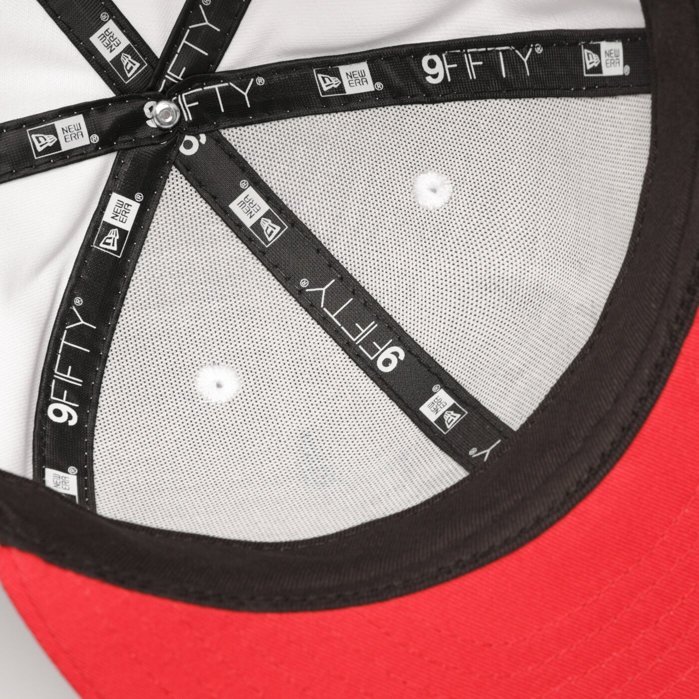 Мъжка шапка с козирка NEW ERA ШАПКА WHT CROWN TEAM 950 BULLS CHICAGO BULLS 60358008 цвят бял