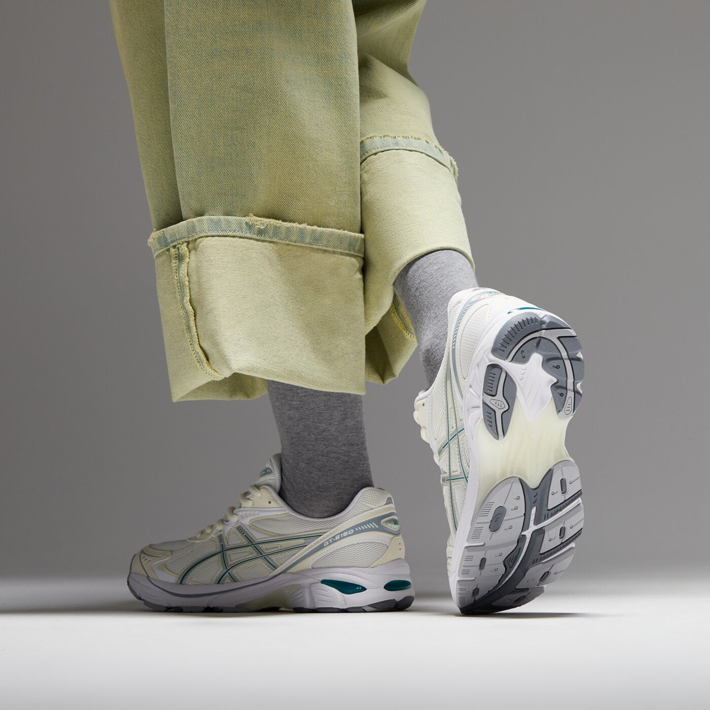 Дамски маратонки ASICS GT-2160 1203a320-105 цвят кремав