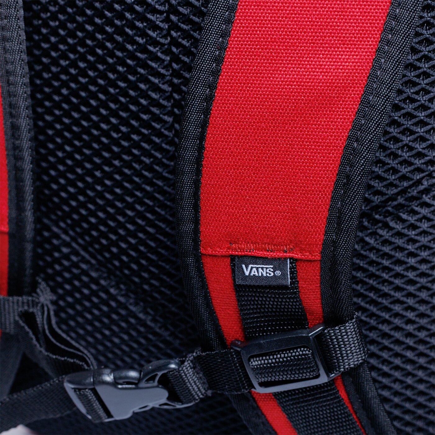 Детска раница VANS OBSTACLE SKATEPACK vn0a3i6917a цвят червен