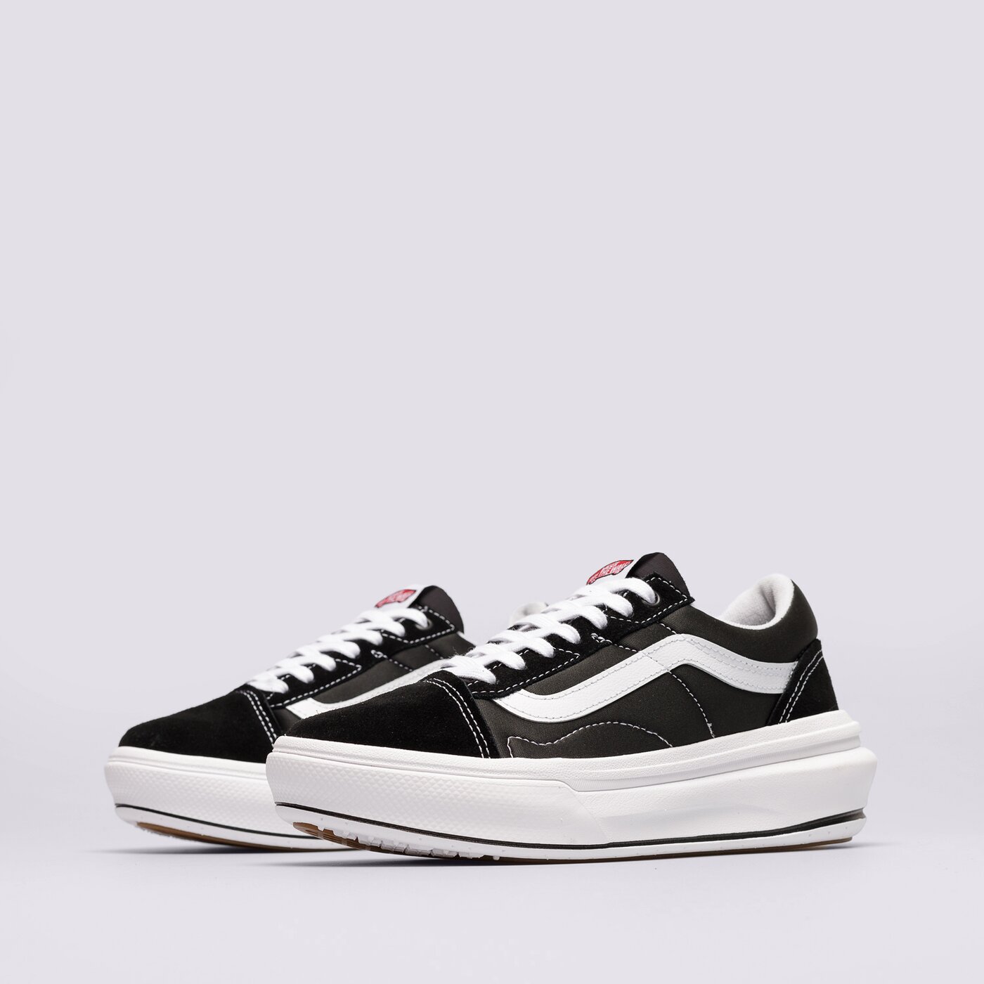 Дамски маратонки VANS UA OLD SKOOL OVERT CC vn0a7q5eba21 цвят черен