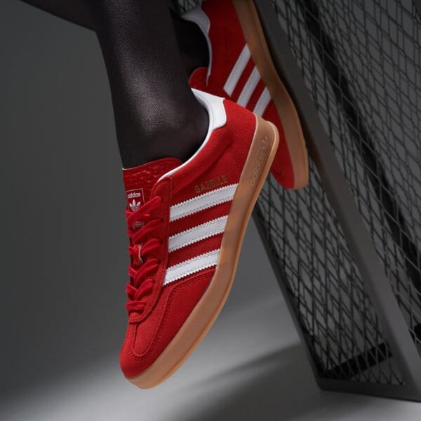 Детски маратонки ADIDAS GAZELLE INDOOR J  js3801 цвят червен