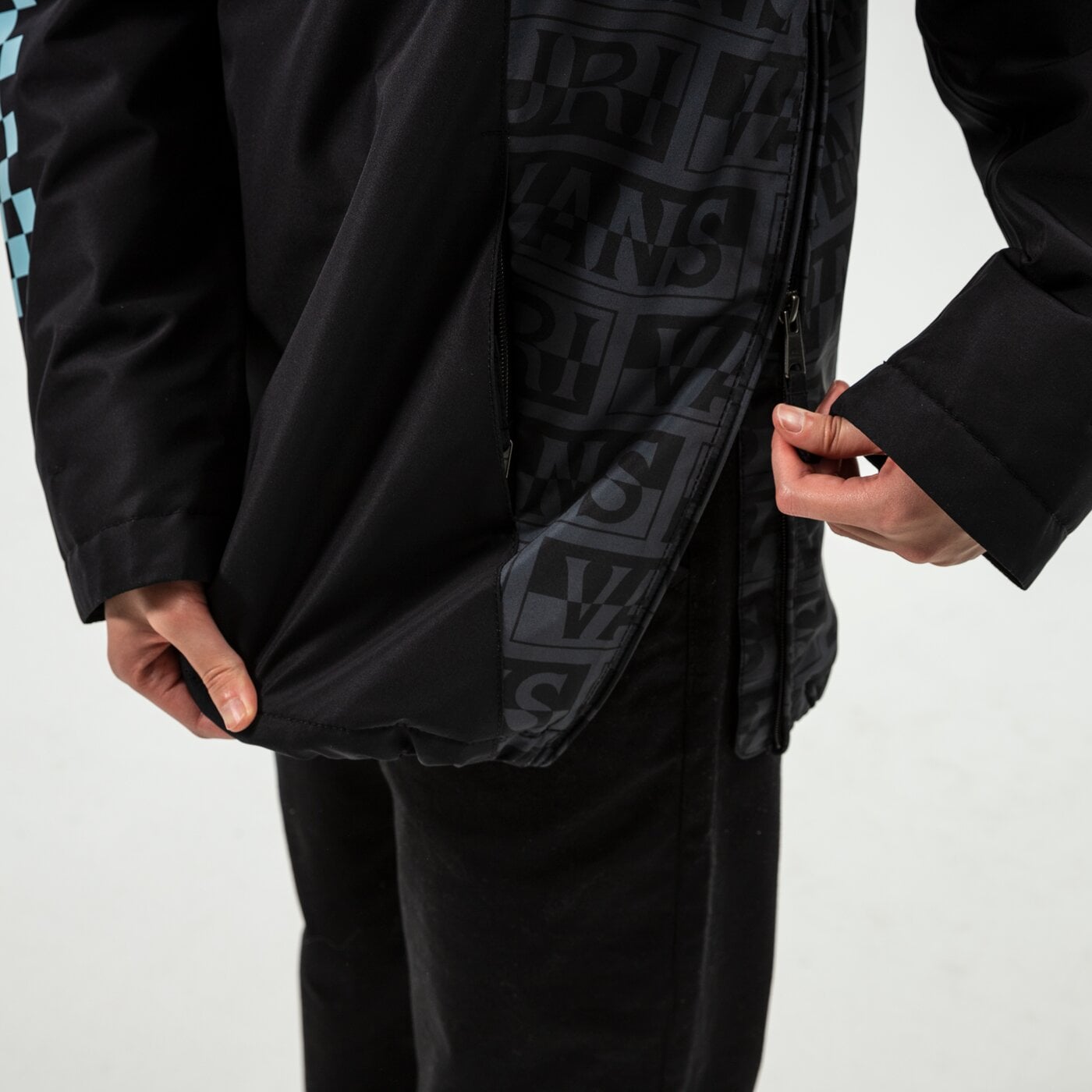 Дамско зимно яке VANS ЯКЕ ЗИМНО WM VANS X NAPAPIJRI ANORAK vn0a53wxblk1 цвят черен