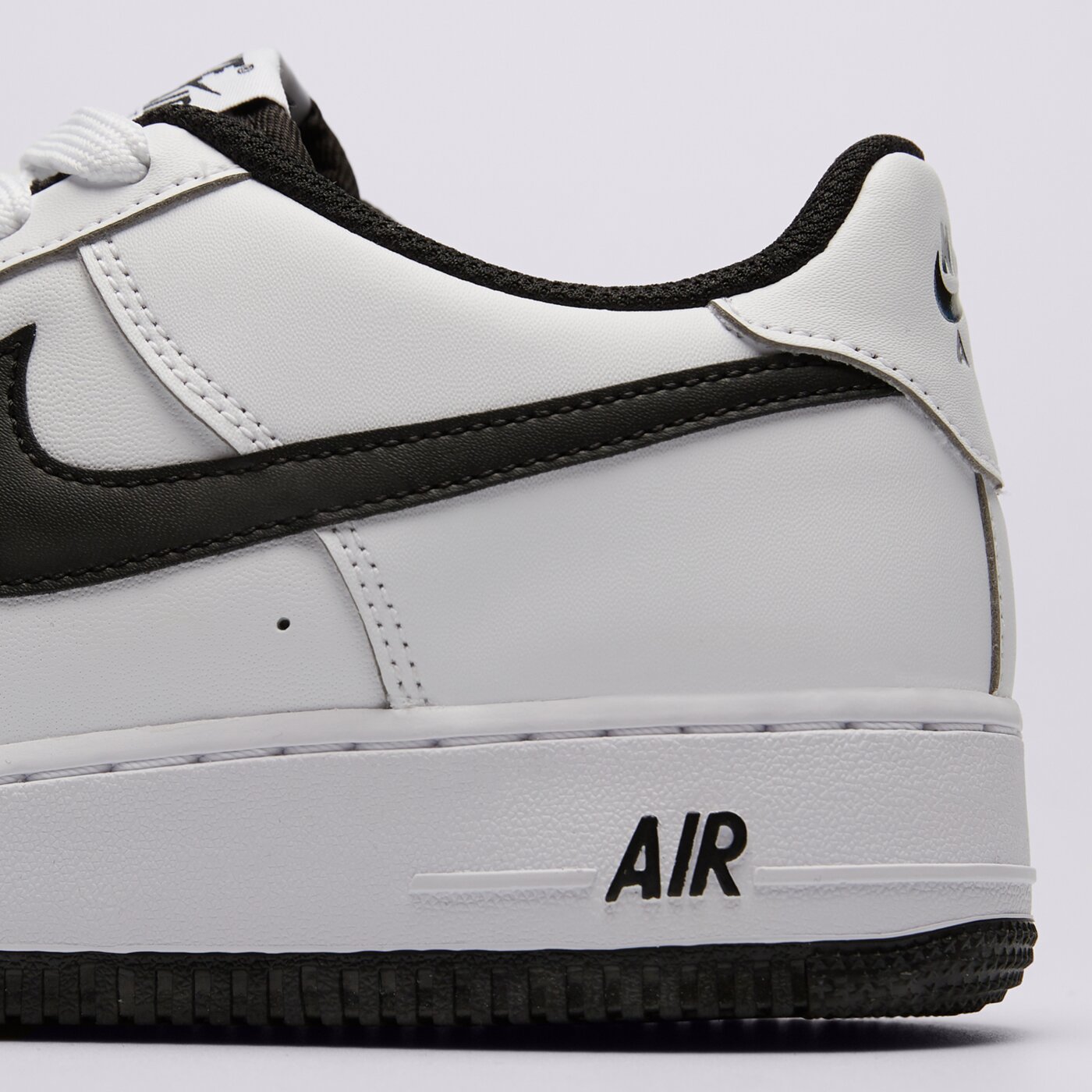 Детски маратонки NIKE AIR FORCE 1 LV8 3 (GS) hq1911-100 цвят бял