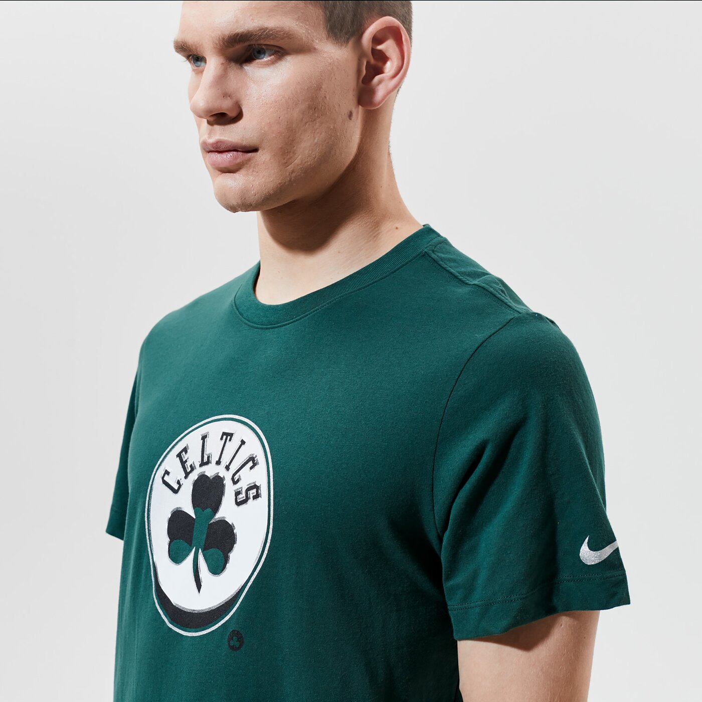 Мъжка тениска NIKE ТЕНИСКА BOS M NK DRY TEE ES ERND LGO NBA cz7238-330 цвят зелен