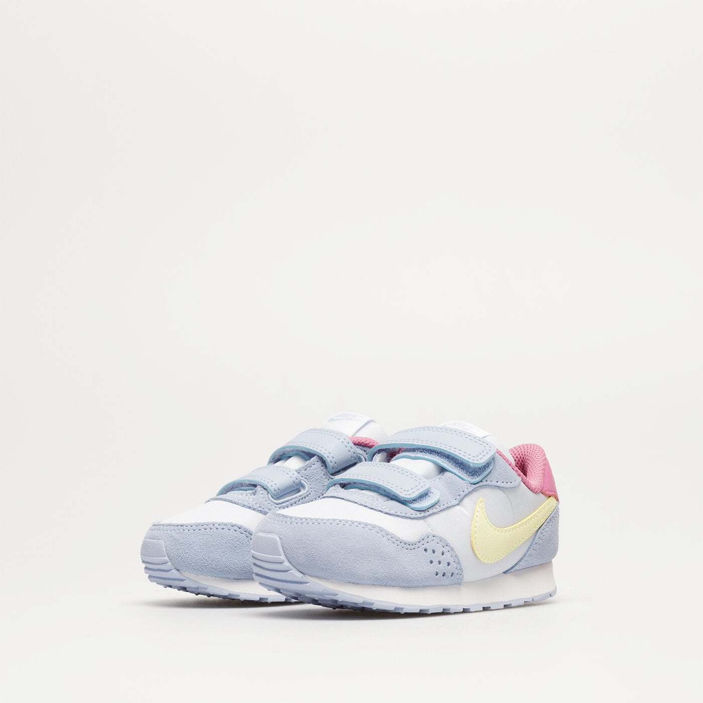 Детски маратонки NIKE MD VALIANT cn8560-407 цвят многоцветен