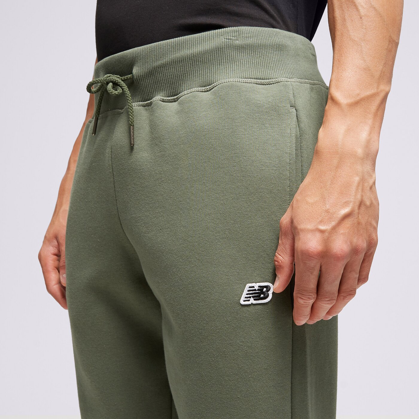 Мъжки панталони NEW BALANCE ПАНТАЛОНИ SMALL LOGO PANTS DON ПАНТАЛОНИ mp23600don цвят каки