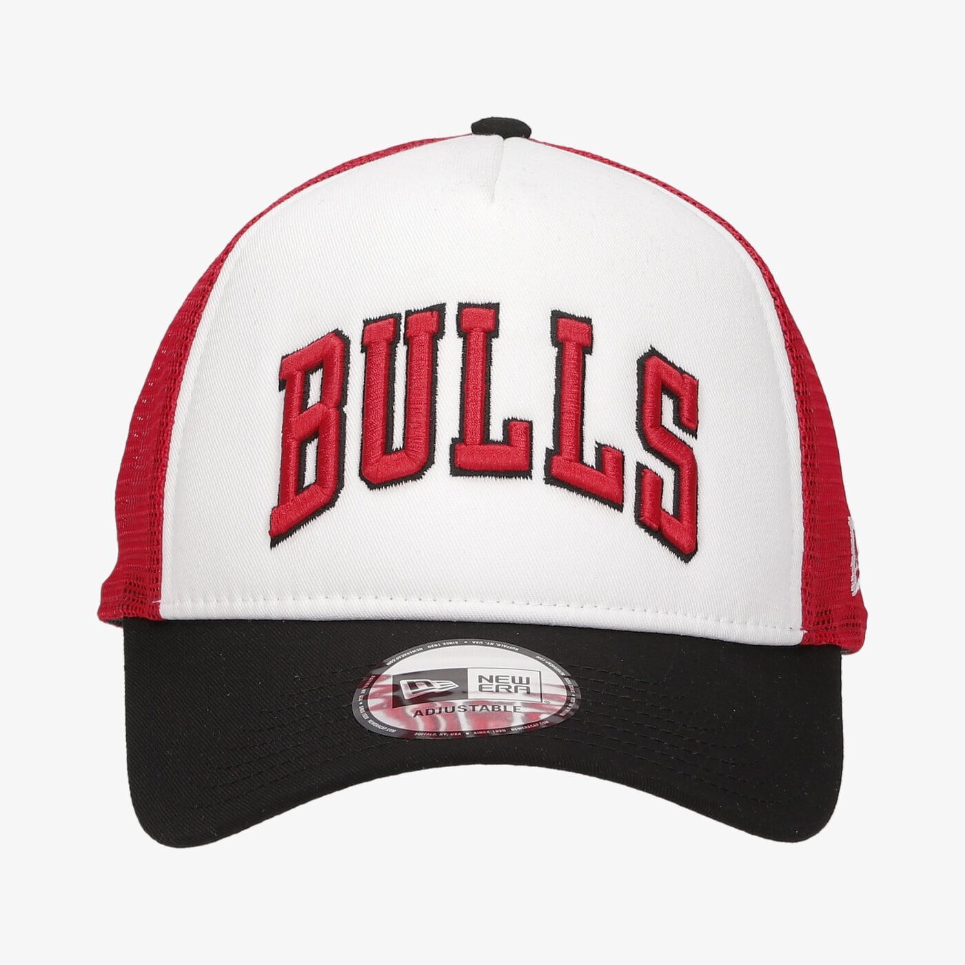 Мъжка шапка с козирка NEW ERA ШАПКА TEAM ARCH TRUCKER BULLS CHICAGO BULLS BLK 60141869 цвят бял