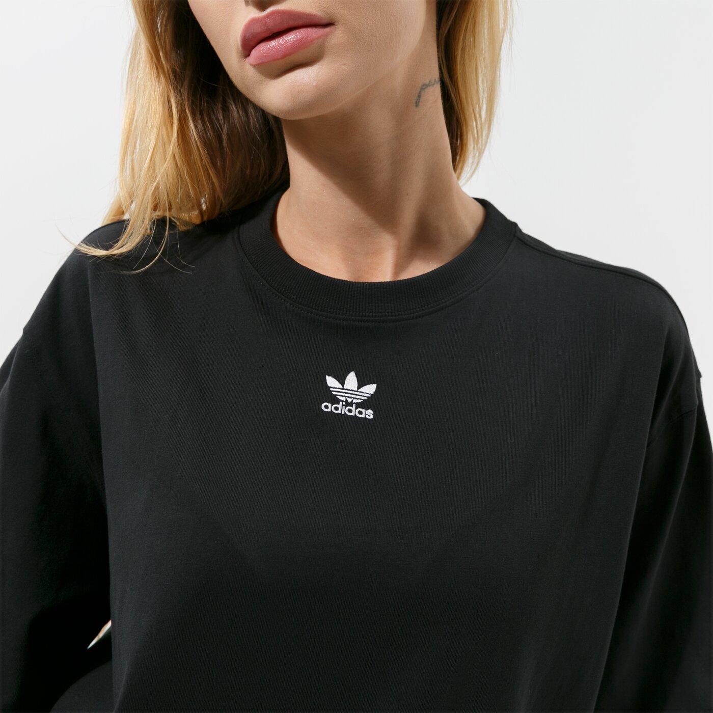 Adidas ТЕНИСКА Tee H06649 Дамски Цвят черен Модни Тениски Дрехи Adidas