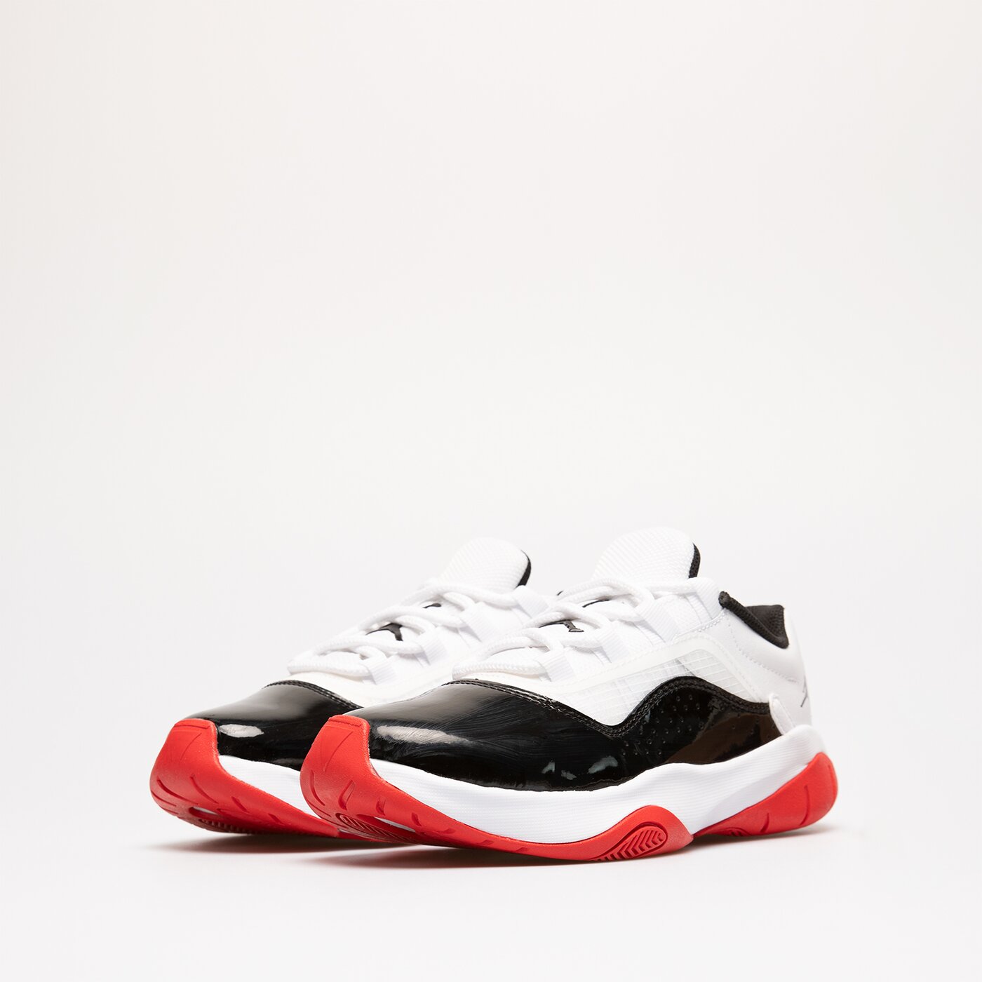 Детски маратонки AIR JORDAN 11 CMFT LOW BG  cz0907-102 цвят бял