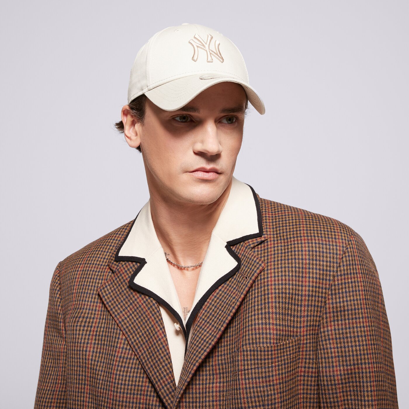 Мъжка шапка с козирка NEW ERA ШАПКА MENS TONAL 940 NYY STN NEW YORK YANKEES STN 60137475 цвят бежов