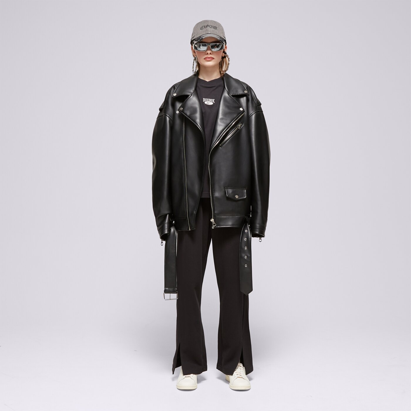 Дамски панталони REEBOK ПАНТАЛОНИ CL WDE FLEECE PANT 100075540 цвят черен