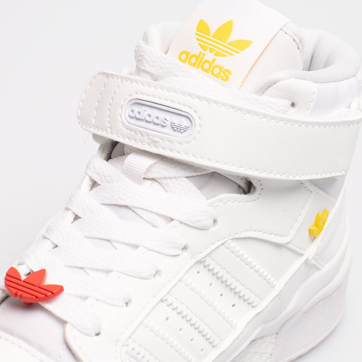 Детски маратонки ADIDAS FORUM MID J gy9235 цвят бял