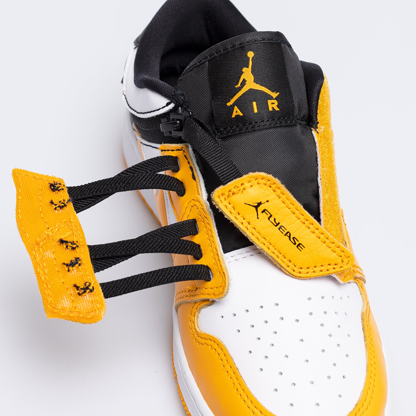 Детски маратонки AIR JORDAN 1 LOW FLYEASE  dn4639-107 цвят бял