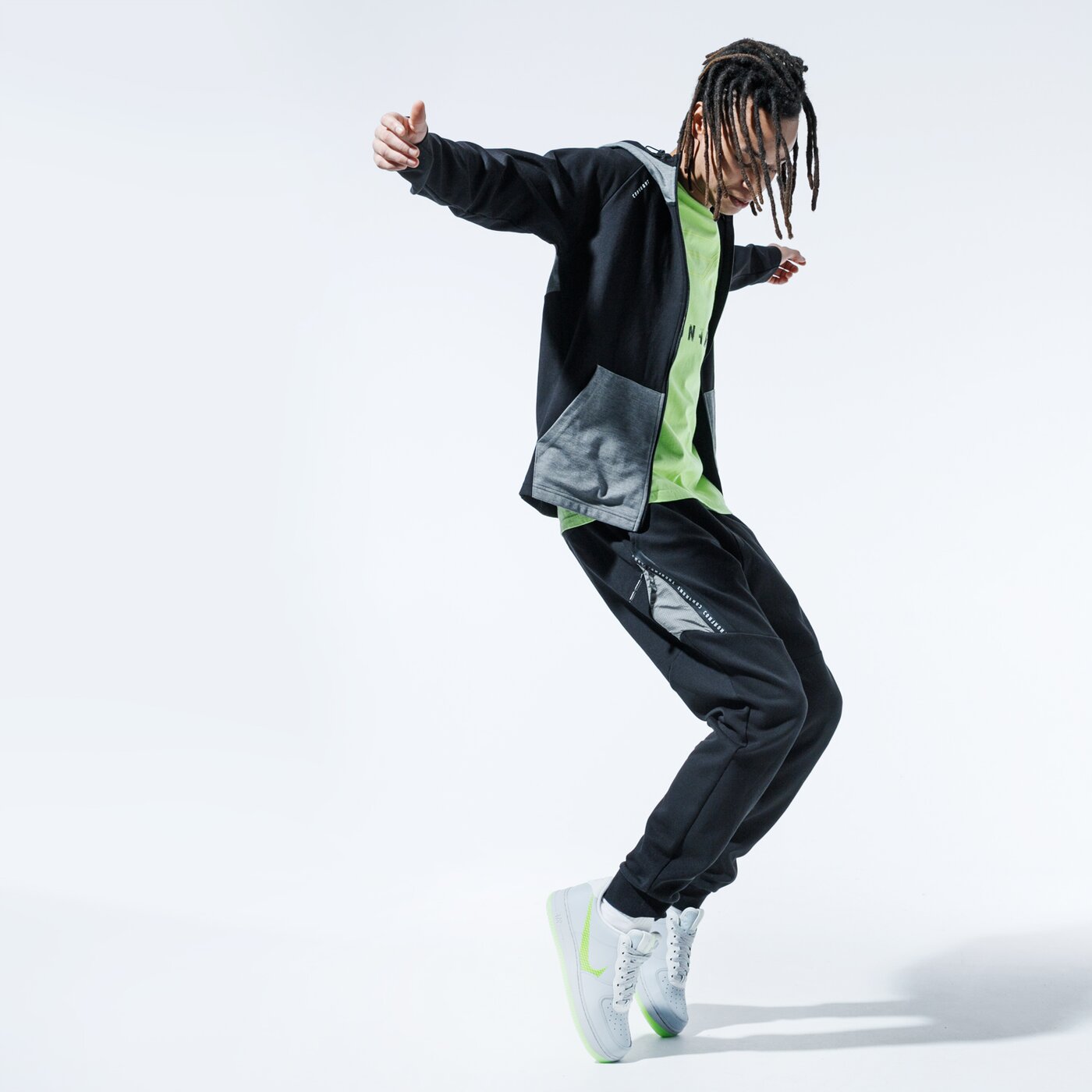 Мъжки суичър CONFRONT СУИТЧЪР СЪС ЗАКОПЧАВАНЕ   С КАЧУЛКА MONTEREY cf120blm65002 цвят черен