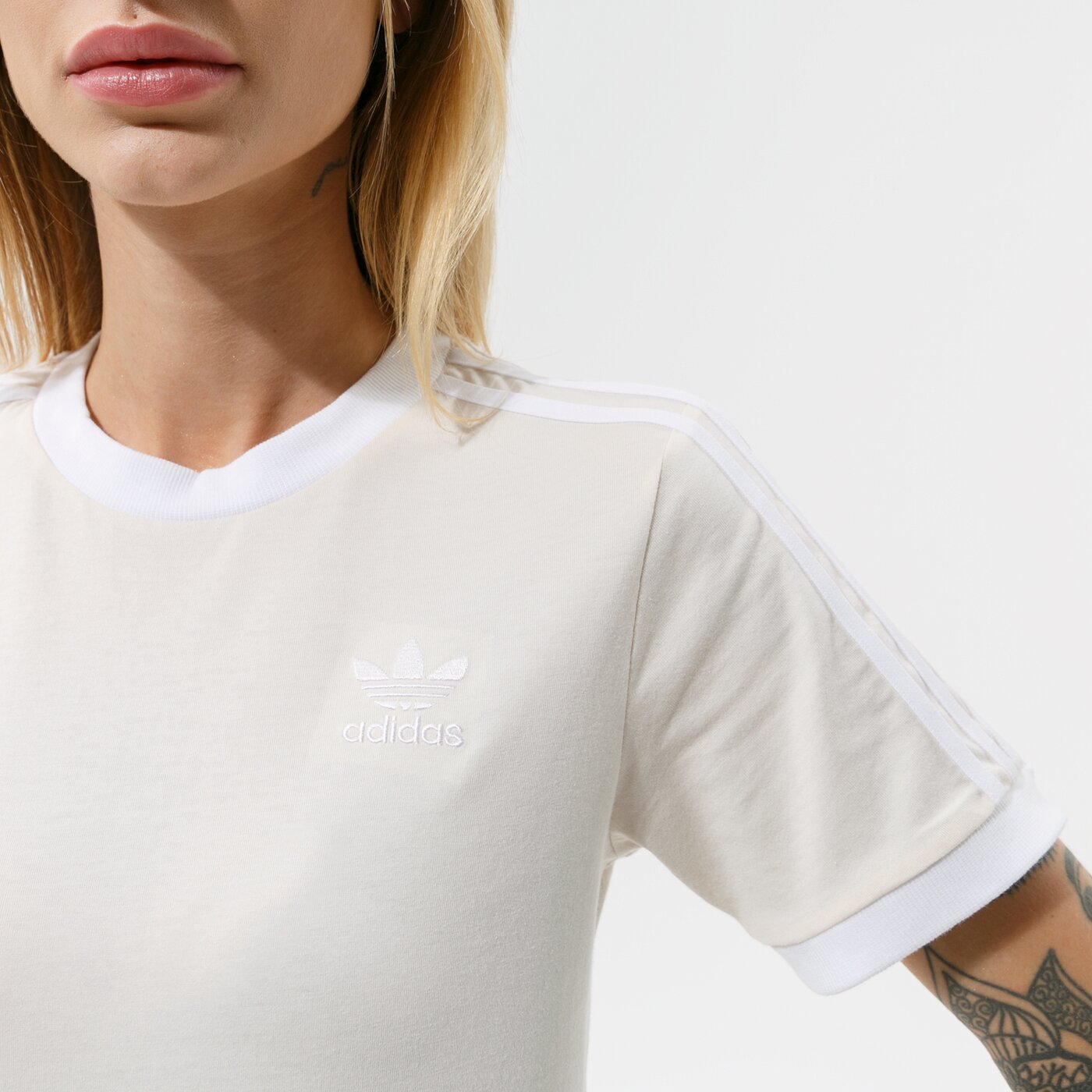 Adidas ТЕНИСКА 3 Stripes Tee H33573 Дамски Цвят бежов Модни Тениски