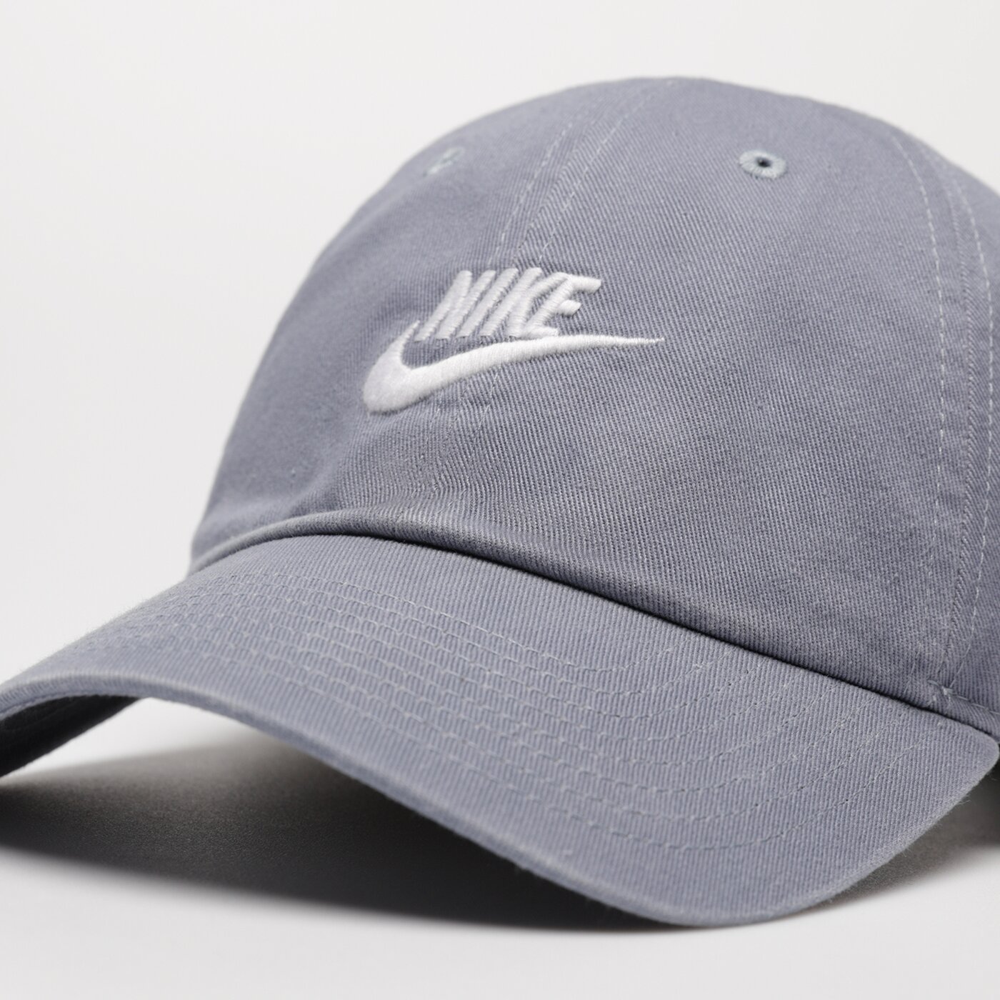Дамска шапка с козирка NIKE ШАПКА U NSW H86 FUTURA WASH CAP 913011-493 цвят син
