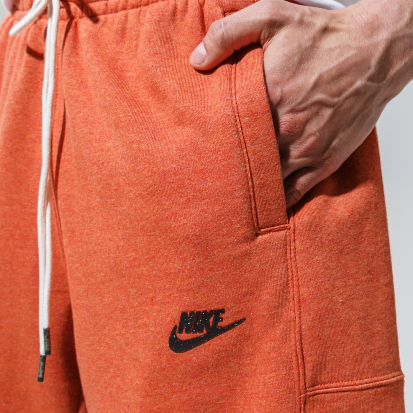 Мъжки къси панталони NIKE ШОРТИ SPORTSWEAR da0688-812 цвят оранжев
