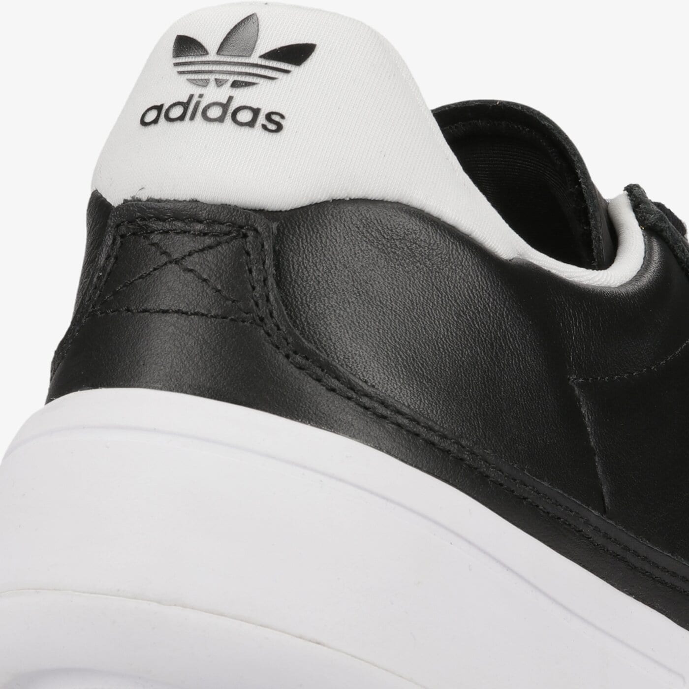 Дамски маратонки ADIDAS NEW HER COURT W gw8213 цвят черен