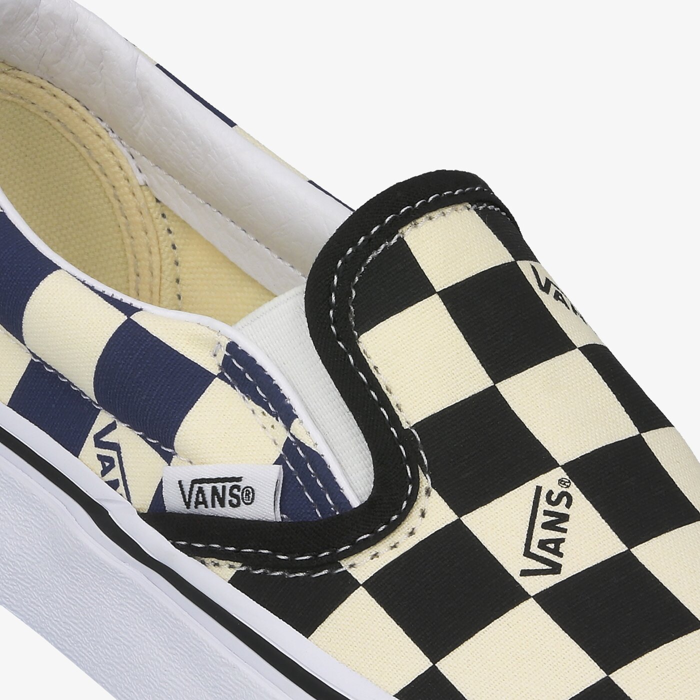 Дамски маратонки VANS UA CLASSIC SLIP-ON vn0a4u38wrt1 цвят бял