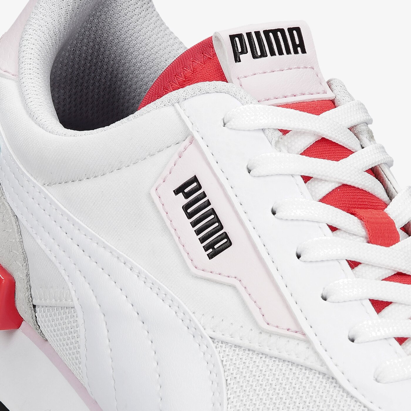Мъжки маратонки PUMA FUTURE RIDER NEON PLAY 37338309 цвят бял