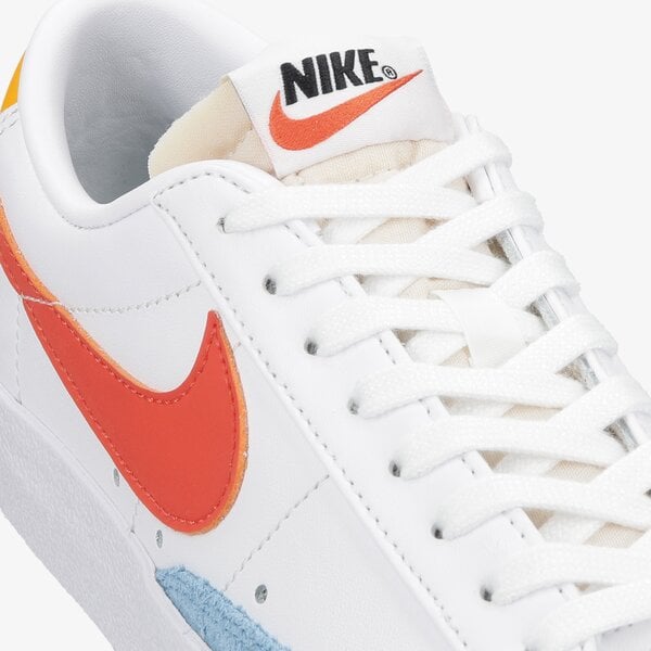 Дамски маратонки NIKE BLAZER LOW '77 dc4769-105 цвят бял