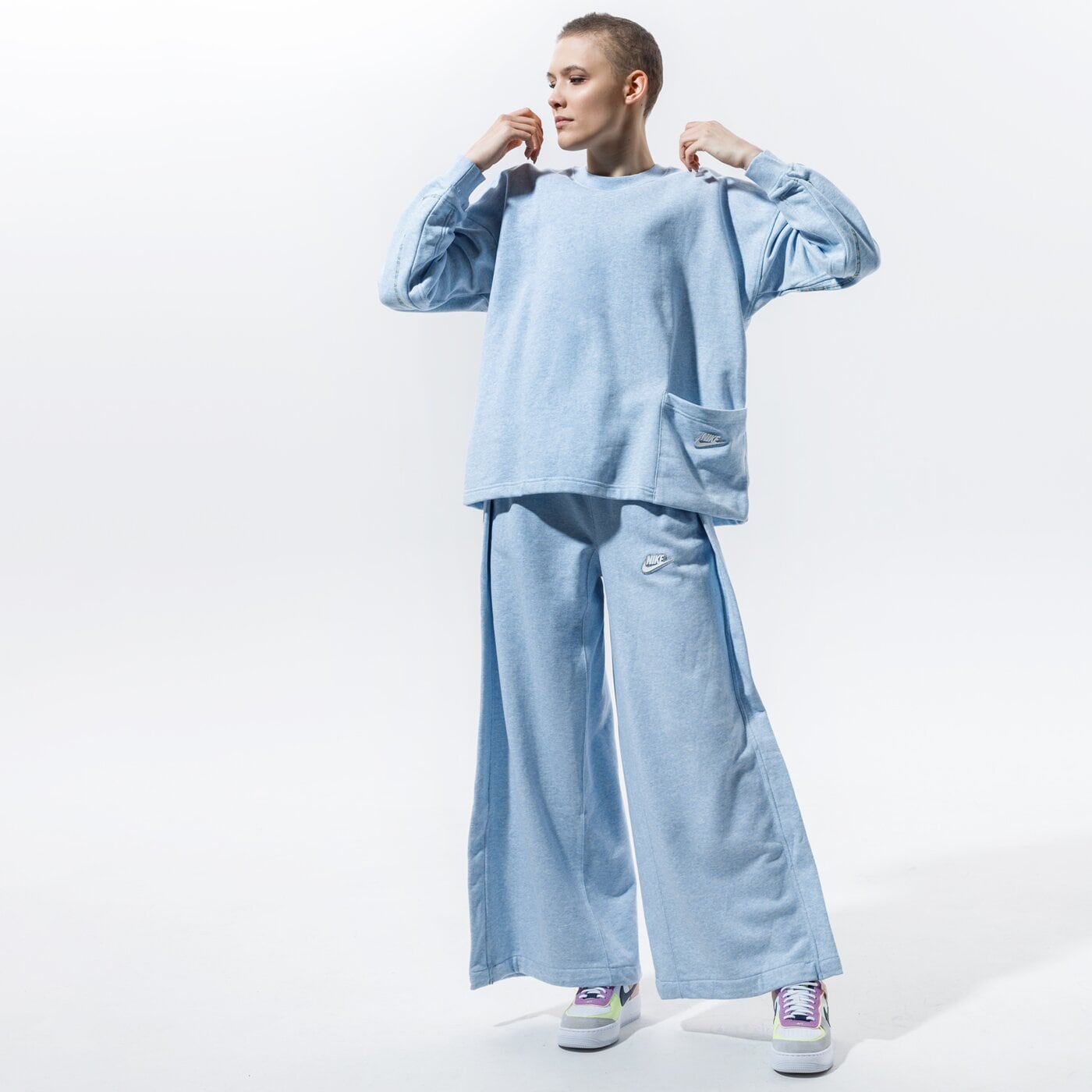 Дамски суичър NIKE СУИТЧЪР SPORTSWEAR cz9243-440 цвят син