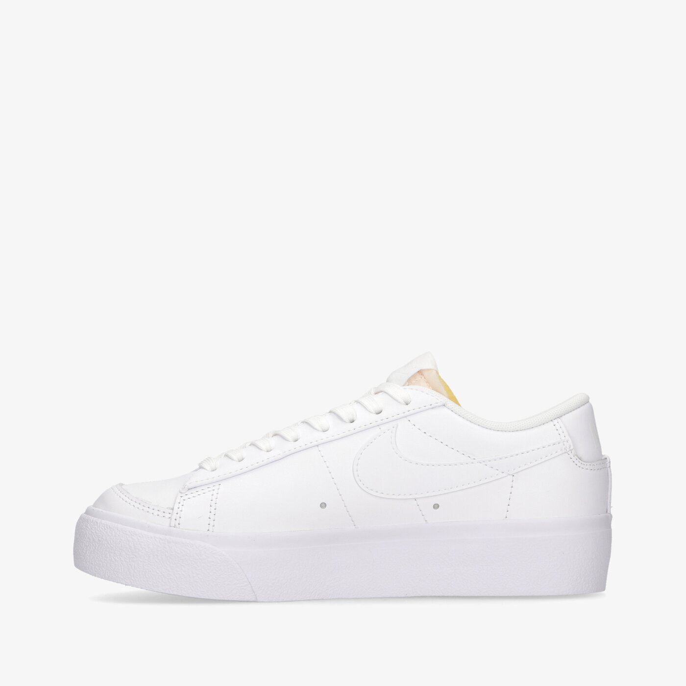 Дамски маратонки NIKE BLAZER LOW PLATFORM  dj0292-100 цвят бял