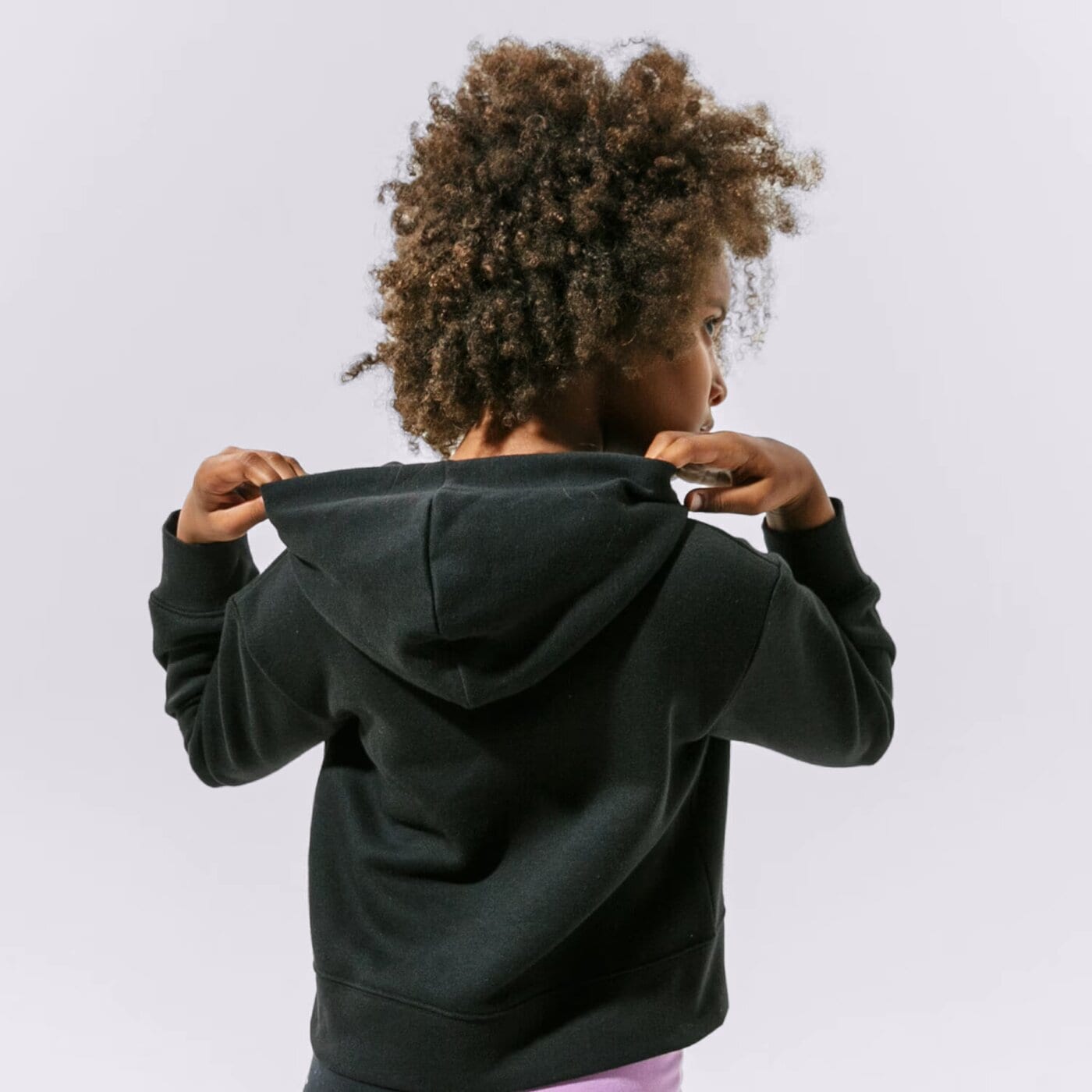 Детски суичър JORDAN СУИТЧЪР С КАЧУЛКА JDG JUMPMAN CORE PO GIRL 45a442-023 цвят черен