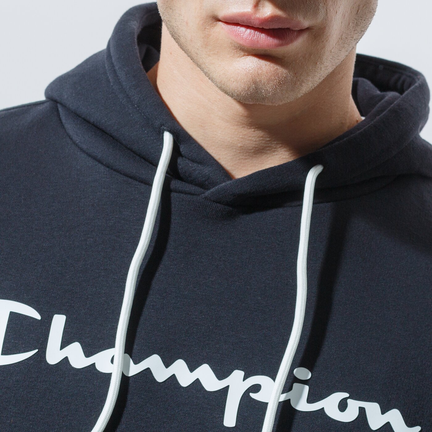 Мъжки суичър CHAMPION СУИТЧЪР С КАЧУЛКА HOODED SWEATSHIRT 214743kk001 цвят черен
