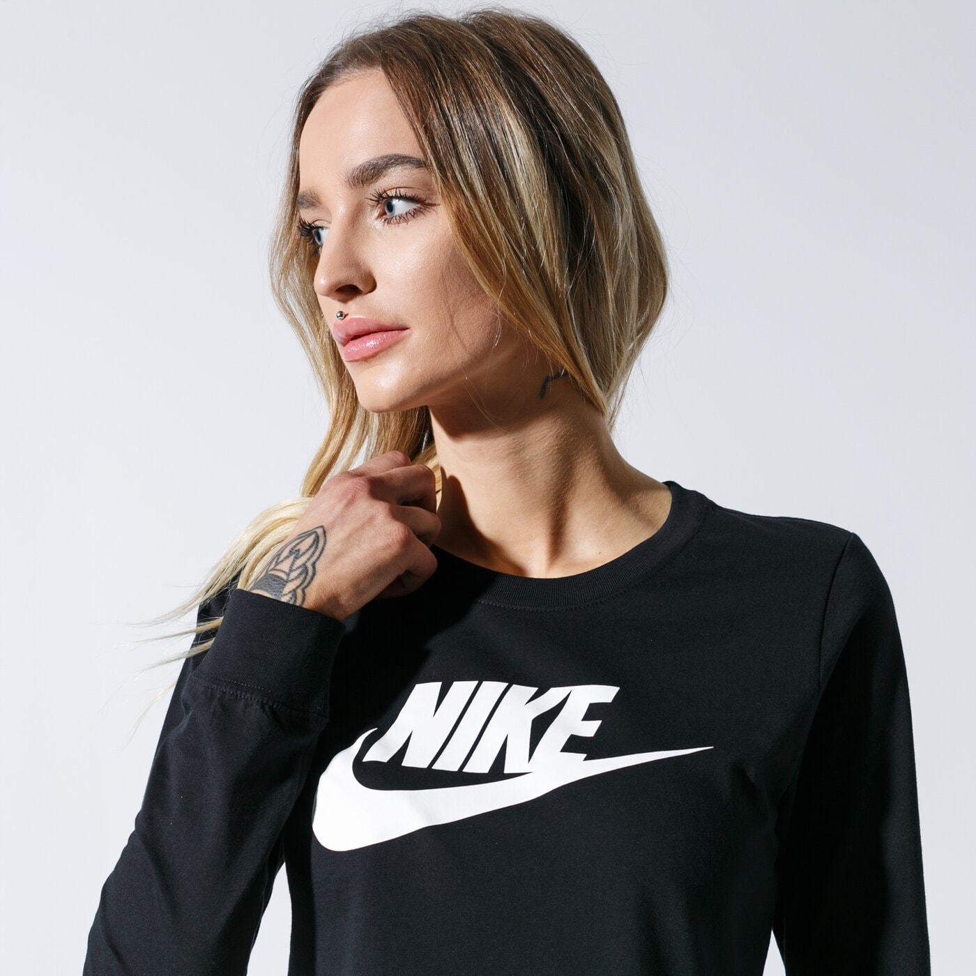 Дамска тениска NIKE ТЕНИСКА LS SPORTSWEAR ICON FTRA bv6171-010 цвят черен