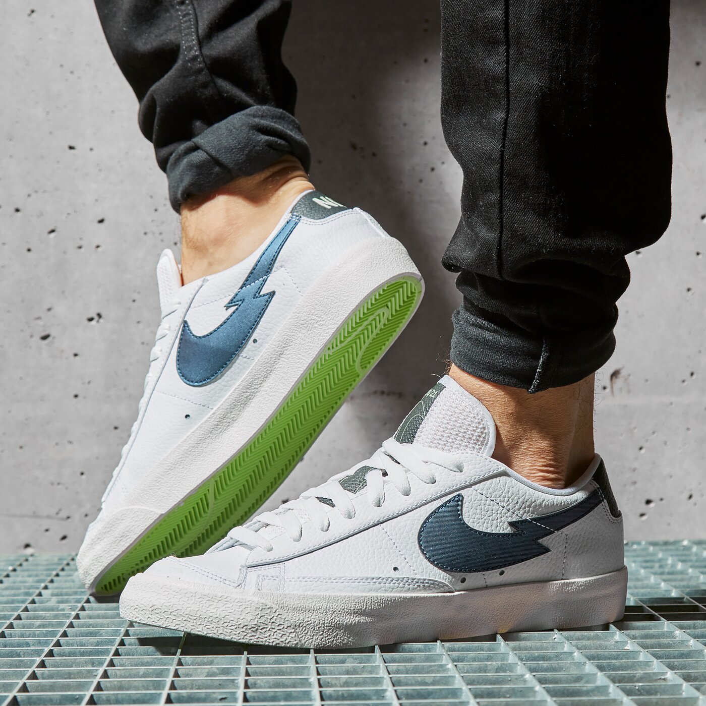 Мъжки маратонки NIKE BLAZER LOW '77 dj6895-100 цвят бял