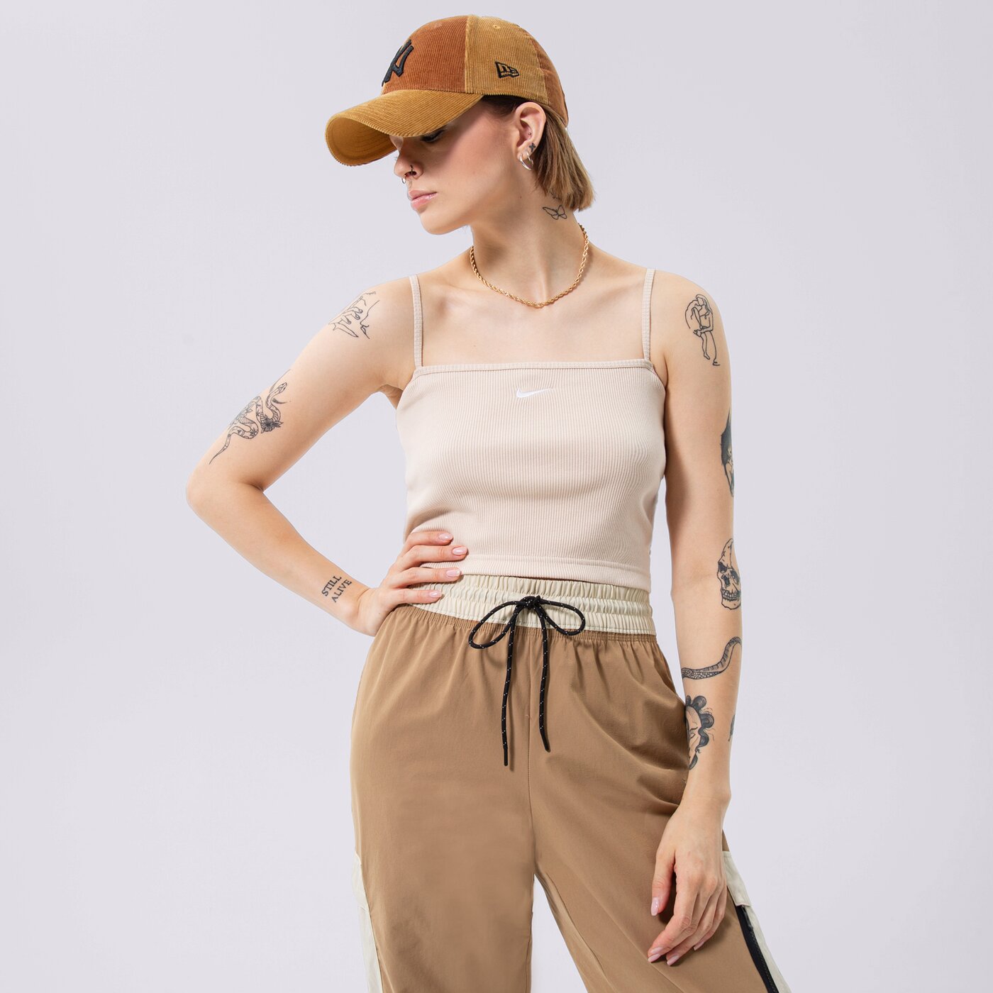 Дамска тениска NIKE ТОП  dm6737-126 цвят бежов