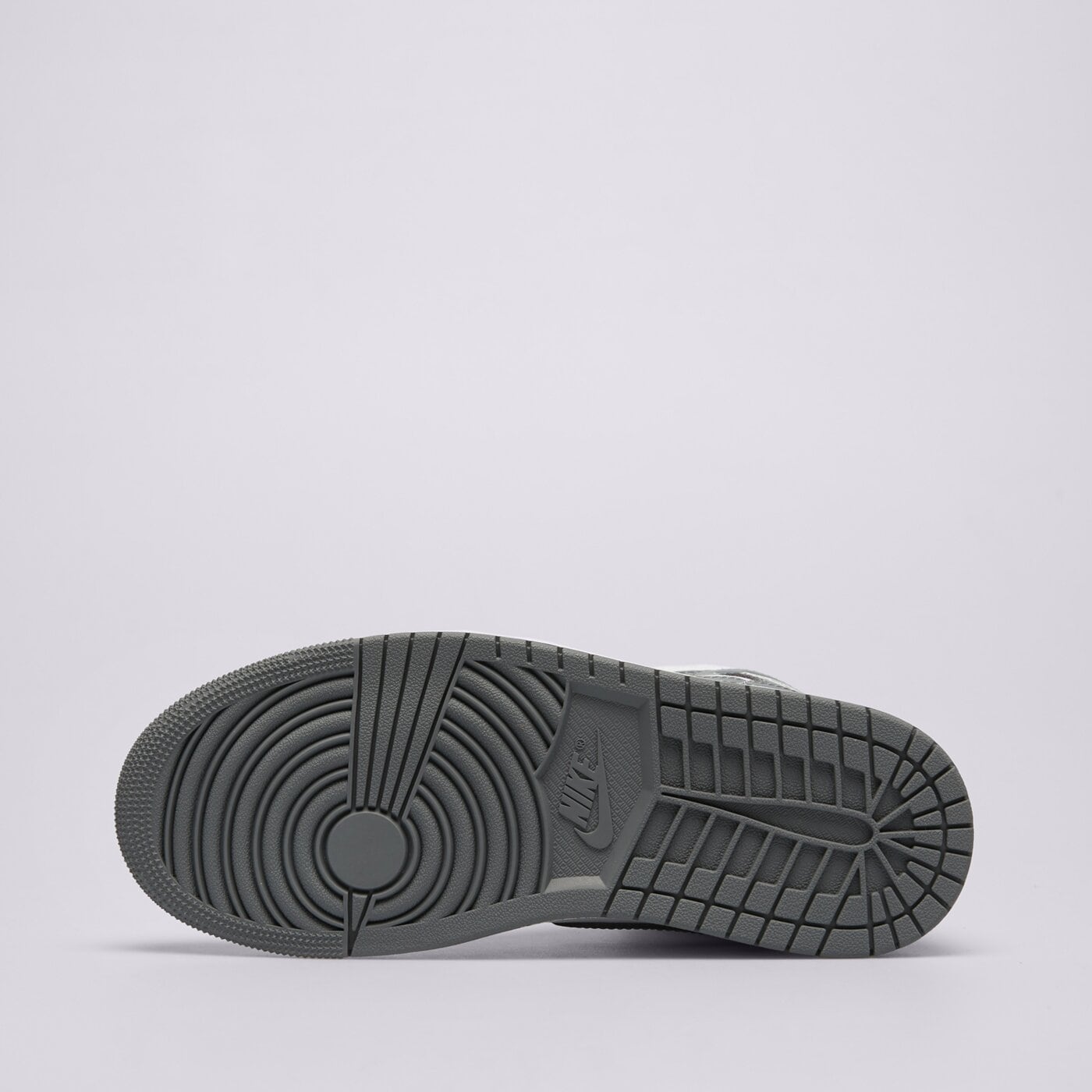 Дамски маратонки WMNS AIR JORDAN 1 MID bq6472-113 цвят бял