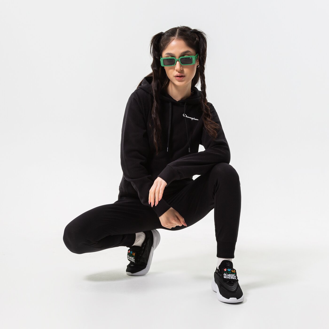 Дамски суичър CHAMPION СУИТЧЪР С КАЧУЛКА HOODED SWEATSHIRT 114859kk001 цвят черен