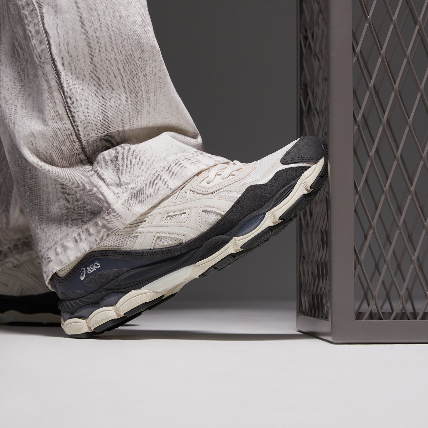 Мъжки маратонки ASICS NYC 1203a383-111 цвят бял