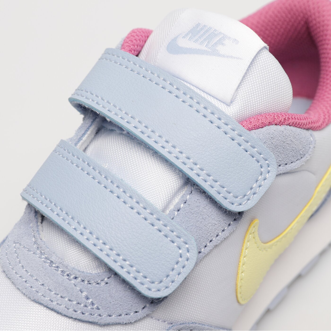 Детски маратонки NIKE MD VALIANT cn8559-407 цвят многоцветен